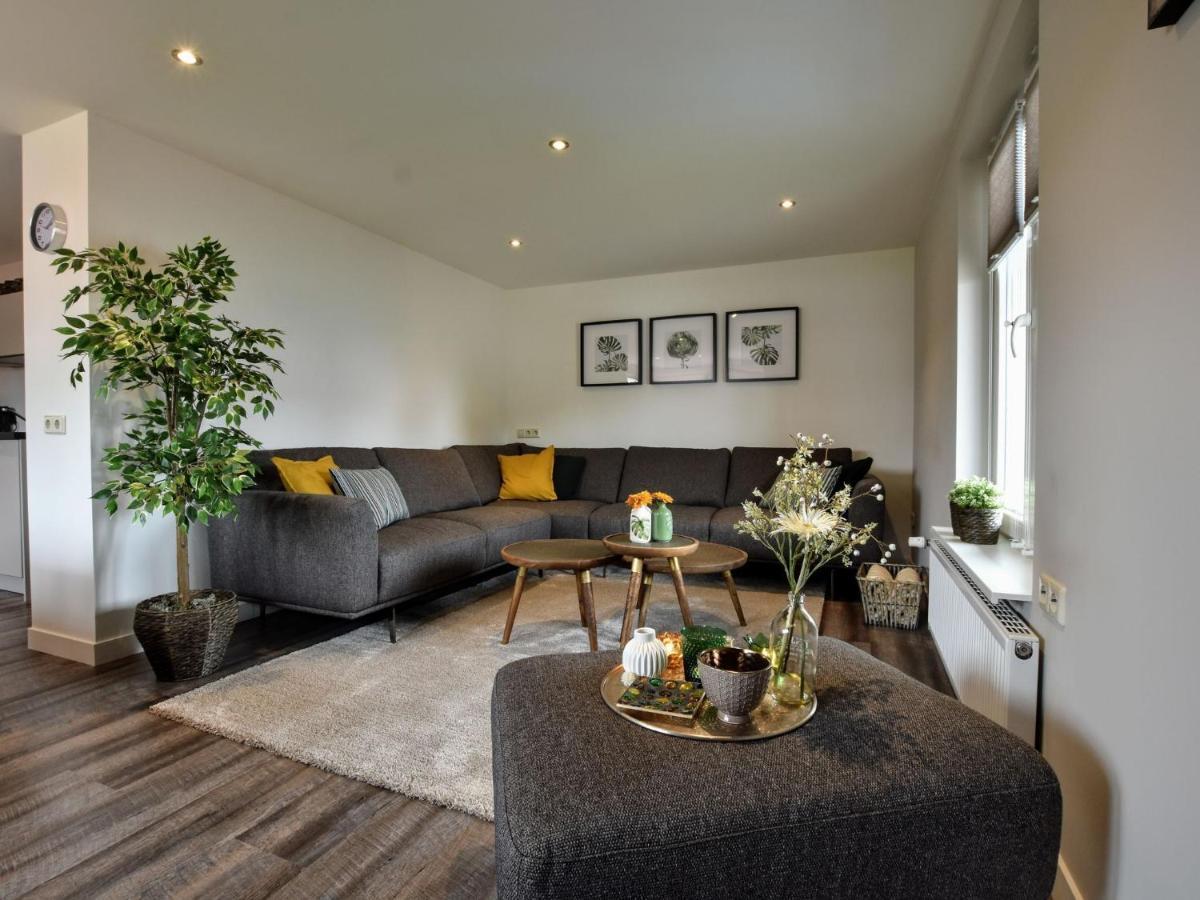 Luxurious In Apartment *